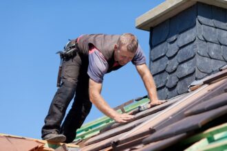 Factors to Consider Before You Hire Roof Storm Damage Restoration Specialists